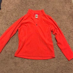 North face pull over